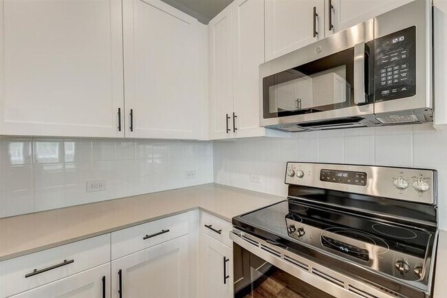 Building Photo - 3720 Florentine Dr