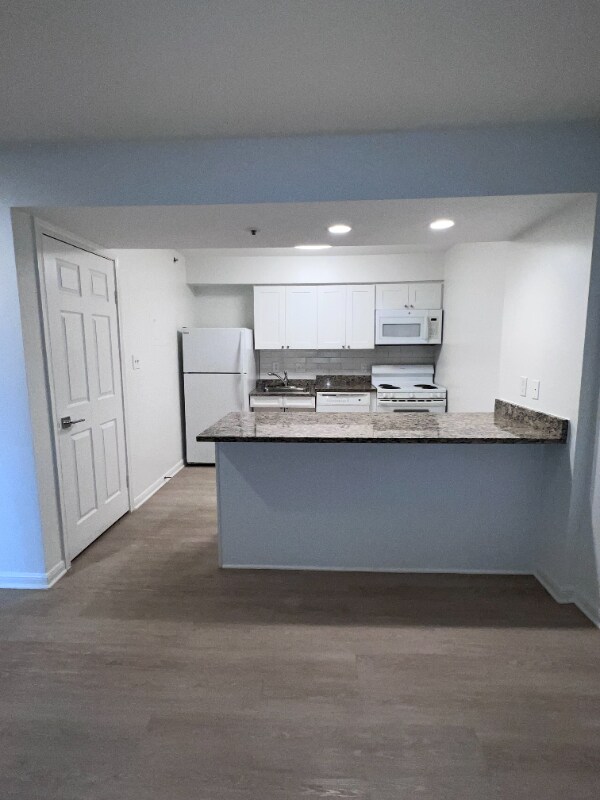 Building Photo - 1380 Piccard Dr