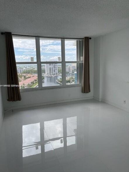 Building Photo - 3800 S Ocean Dr