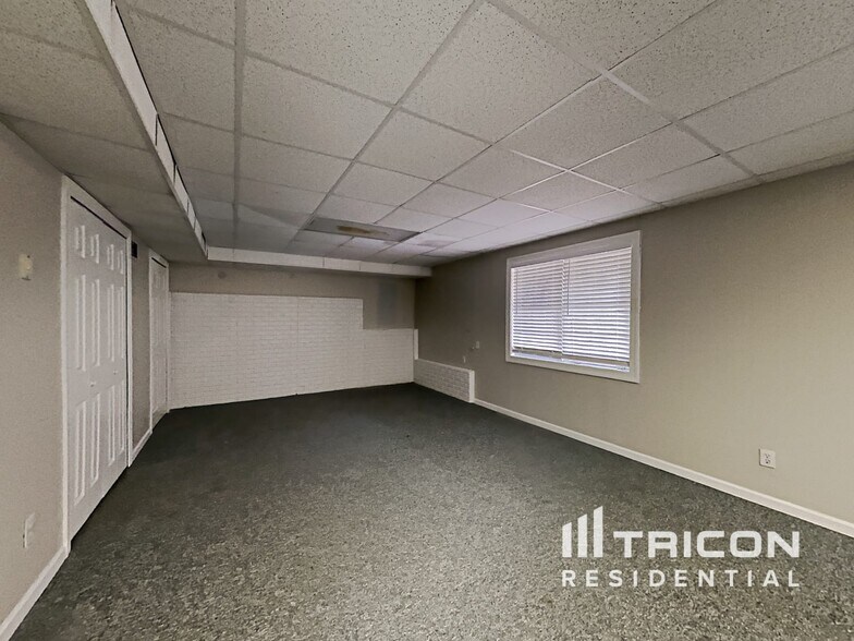 Building Photo - 567 Horseshoe Cir