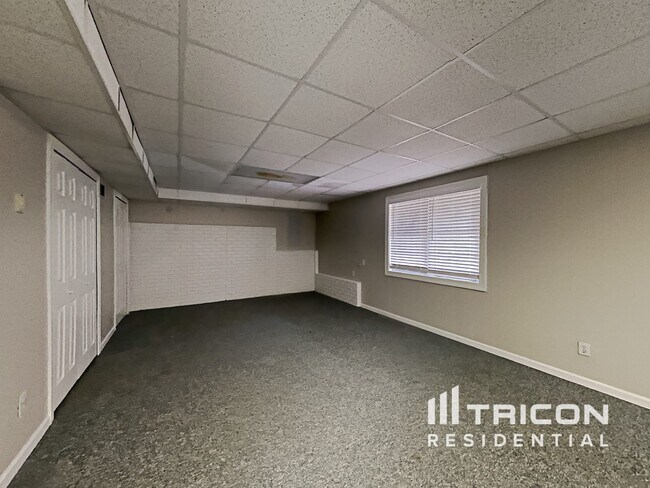 Building Photo - 567 Horseshoe Cir