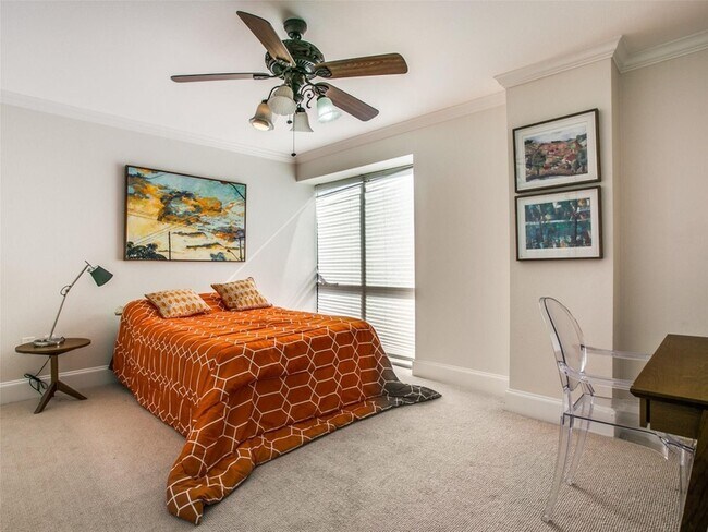 Building Photo - 4242 Lomo Alto Dr