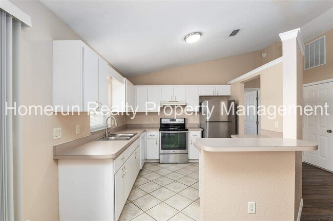 Building Photo - 2 Hemlock Radial Ct