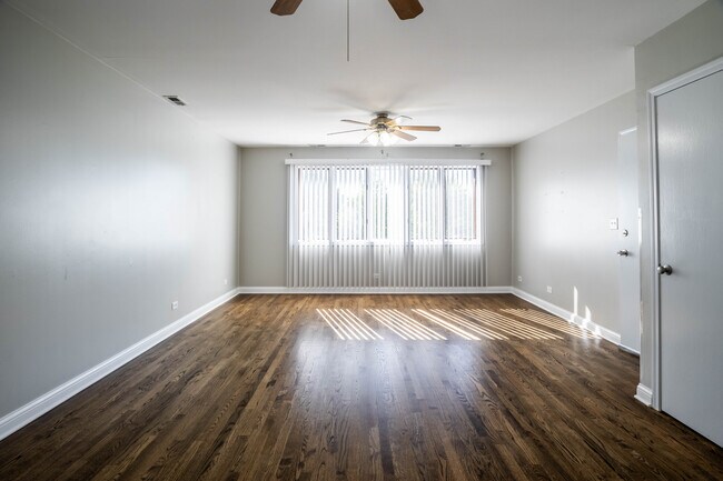 Building Photo - 4109 N Dickinson Ave