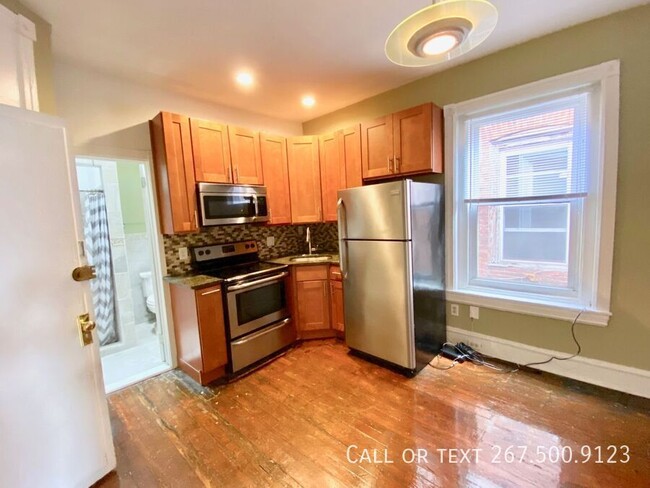 Building Photo - Lovely Junior 1BR / 1BA Apartment Availabl...