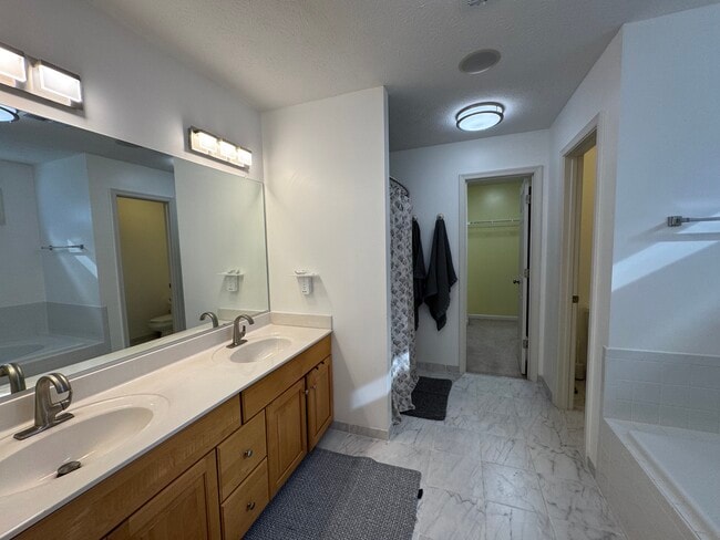 Building Photo - 307 Ludlow Dr