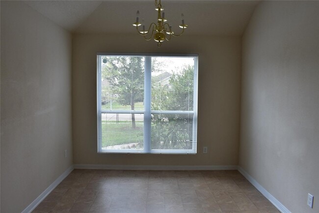 Building Photo - 3610 Barkers Crossing Ave