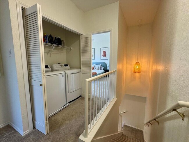 Building Photo - 16100 S Great Oaks Dr