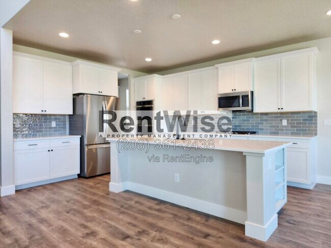 Building Photo - 5690 N Jumplist Ave