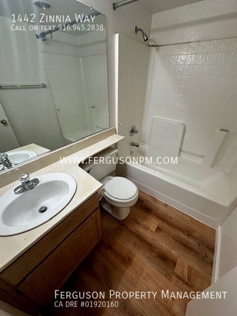 Building Photo - 1442 Zinnia Way