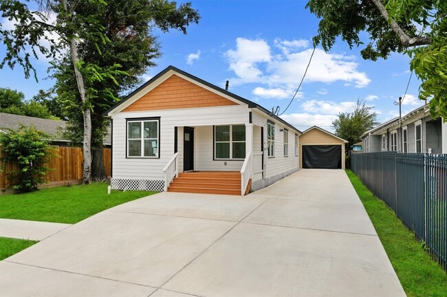 Building Photo - 225 Royder St