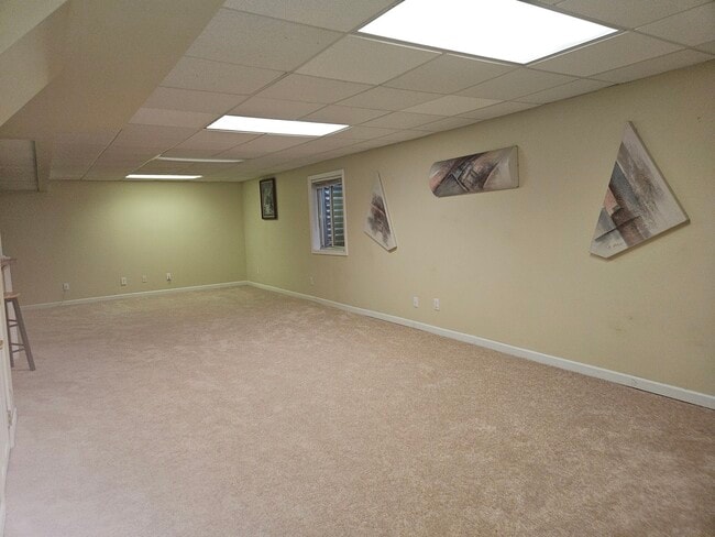 Building Photo - 688 Fox Hollow Ct