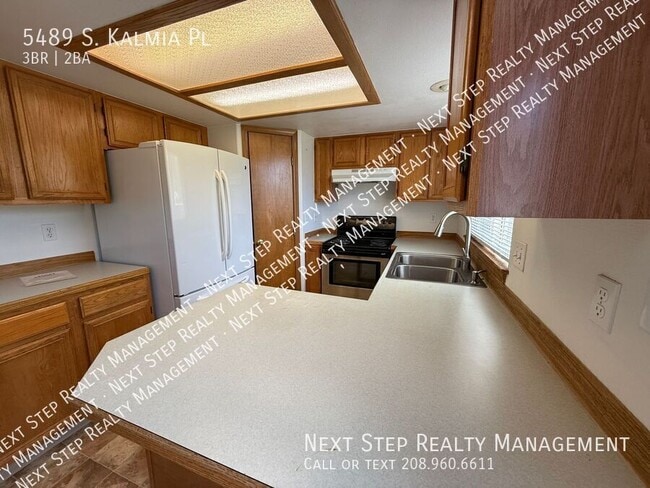 Building Photo - 5489 S Kalmia Pl