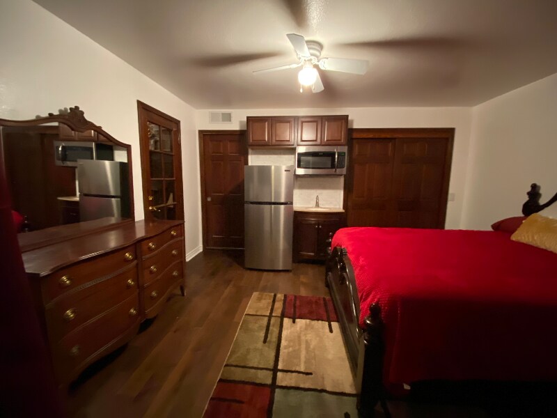 Building Photo - 214 Sheridan Ave