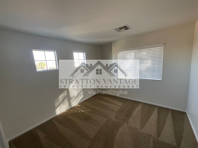 Building Photo - 15582 W Rio Vista Ln