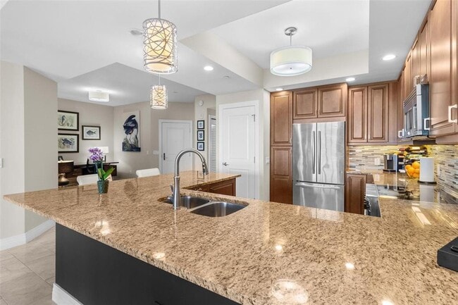 Building Photo - 1325 Snell Isle Blvd NE