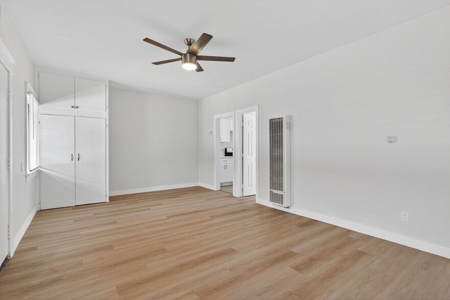 Building Photo - 915 Cherry Ave