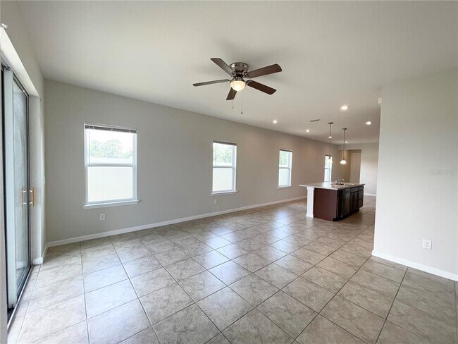 Building Photo - 10668 Old Sycamore Lp
