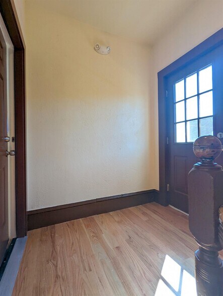 Building Photo - 63 Merriam St