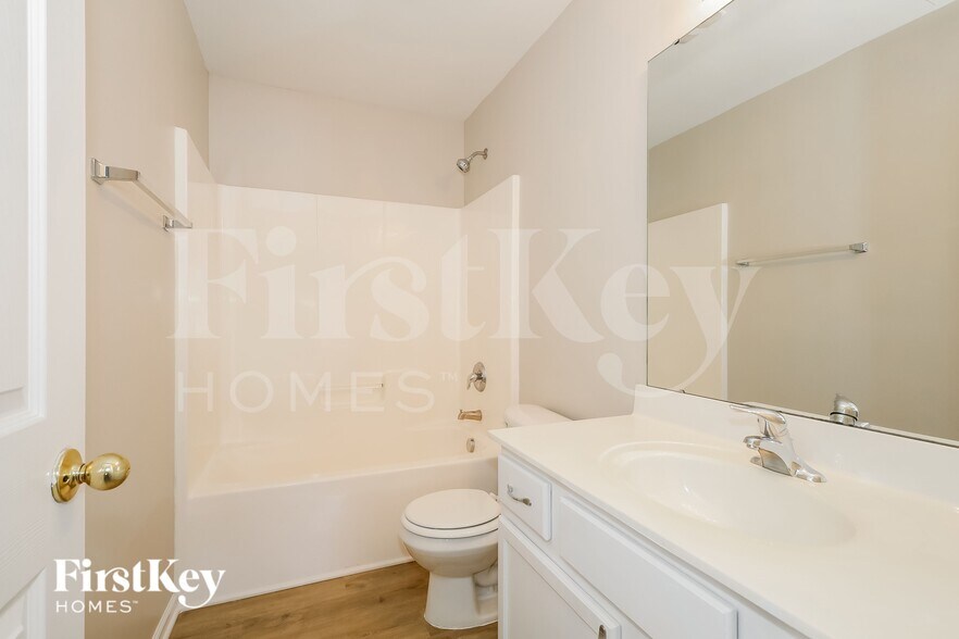 Building Photo - 2020 Pheasant Glen Rd