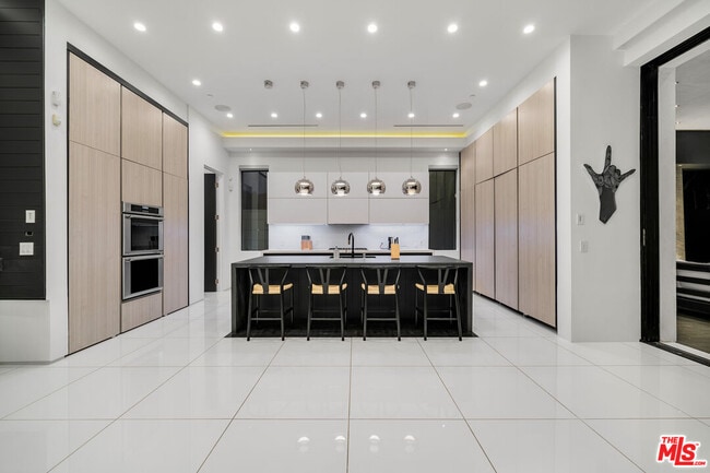 Building Photo - 4458 Mammoth Ave