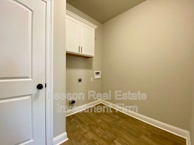 Building Photo - 253 Berkshire Pl