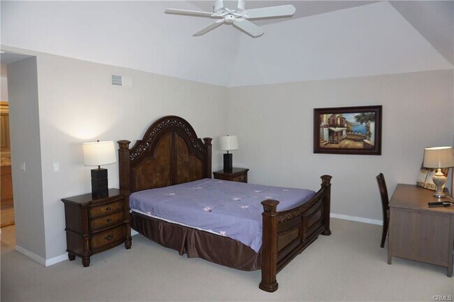 Primary Photo - 12 Holly St