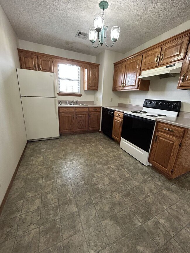 Building Photo - 7082 SE 66th Terrace