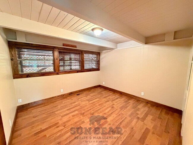Building Photo - 702 College Dr