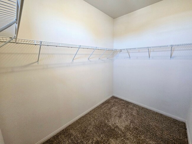 Building Photo - Tri-level Townhome in Prime Fullerton Location!