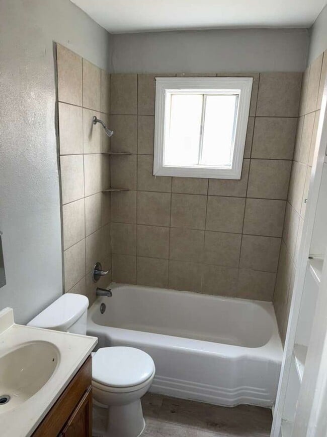 Building Photo - SECTION 8 APPROVED - Now Available for Lease – 3 Bed / 2 Bath Home