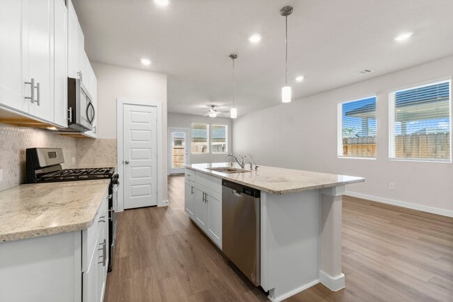 Building Photo - 9419 Herons Preserve