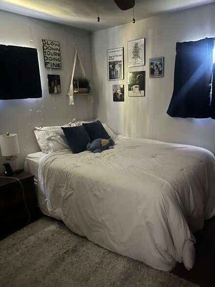 Building Photo - 4006 Essex Ave