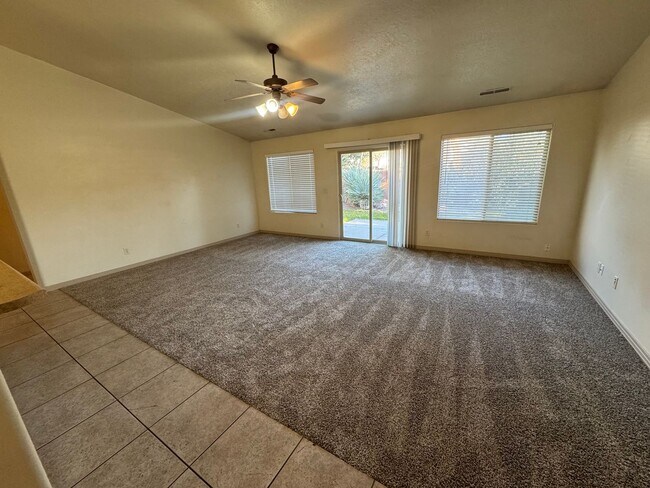 Building Photo - Nice home in Painted Desert! PET FRIENDLY!!