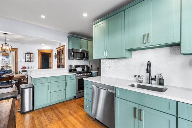 Building Photo - 46 Semont Rd