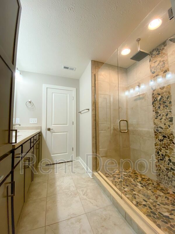 Building Photo - 5514 Cameo Dr