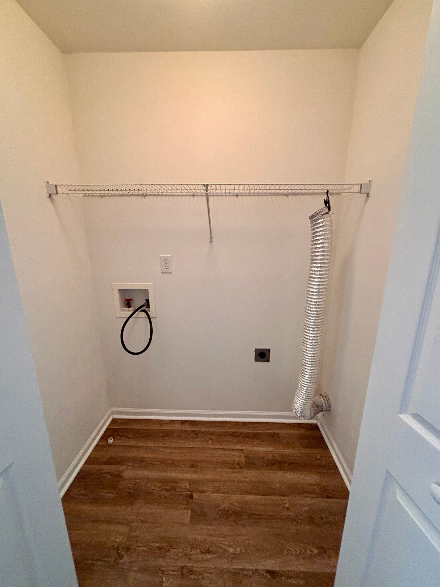 Building Photo - 1116 Island Club Dr