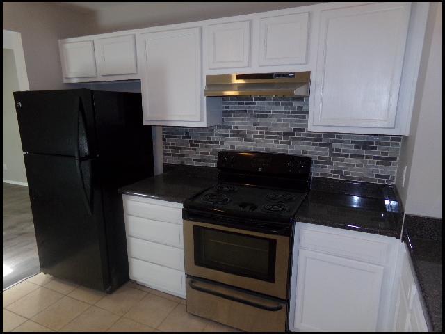 Building Photo - 3915 St James Ct