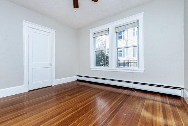 Building Photo - 1-3 Cassimere St