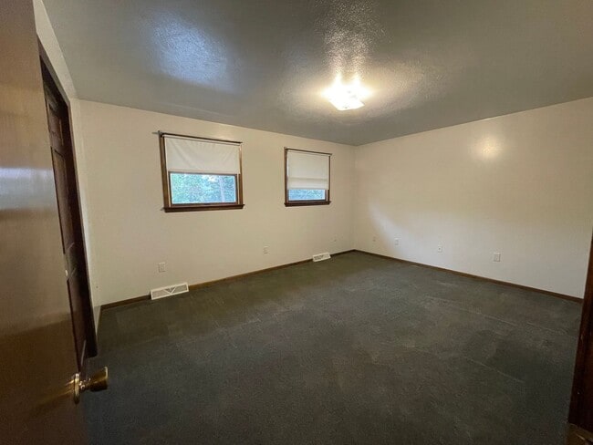 Building Photo - Nicely Renovated 2 Bedroom/2  Bath in Bon Air!