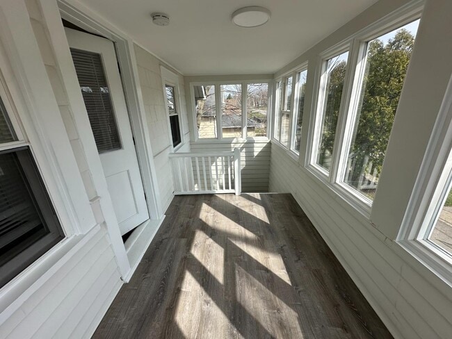 Building Photo - 416 N Central Ave