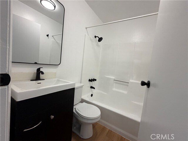 Building Photo - 1758 N Kingsley Dr