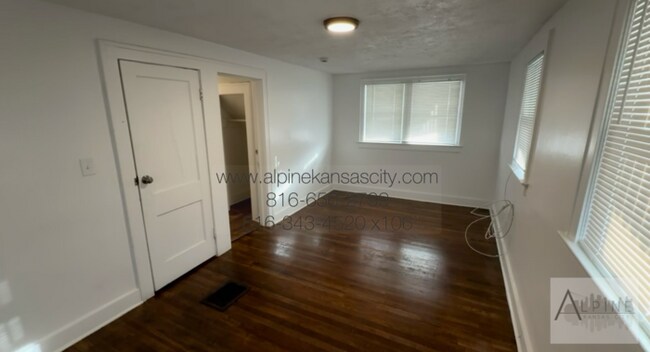 Building Photo - Updated Midtown Home AT Blue Hills Park! Corner Lot, Garage & Carport!