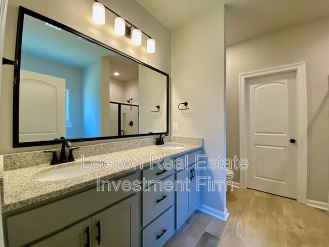 Building Photo - 421 Zinfandel Pl