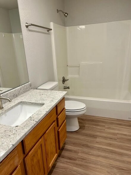 Building Photo - 1219 E Indiana St