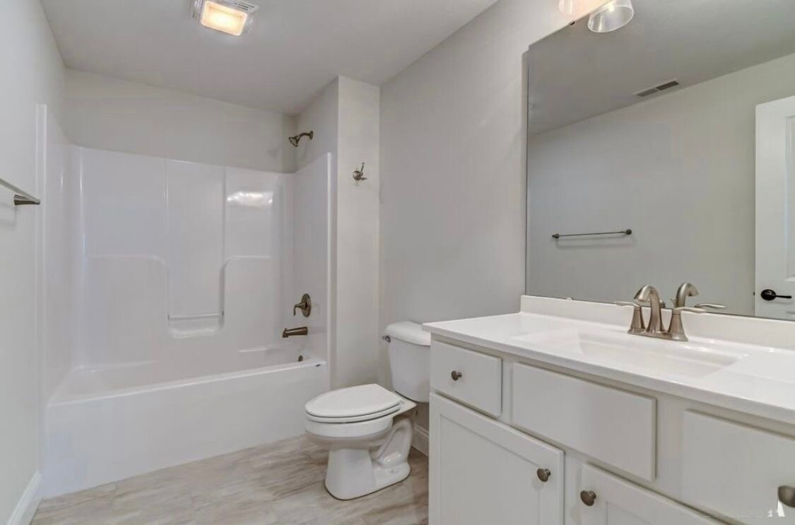 Building Photo - 1811 Spartan Dr