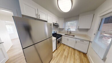 Building Photo - Beautiful One Bedroom Home Available in Sh...