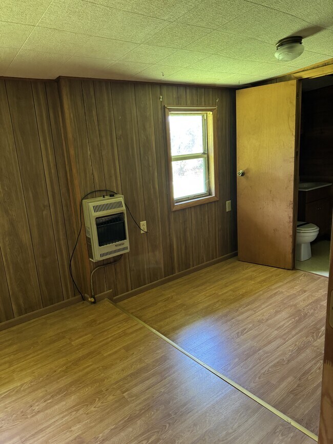 Building Photo - 145 Hillrise Dr