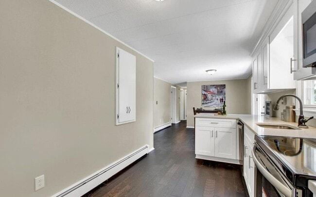 Building Photo - Coming Soon! 3 Bedroom 1.5 Bath Home in Fa...