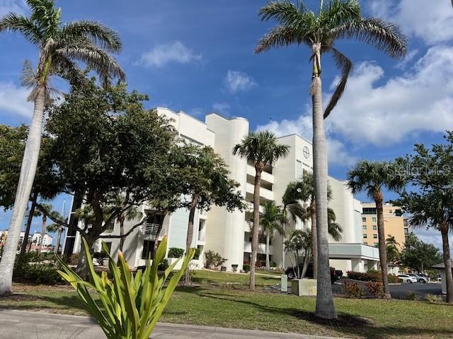 Building Photo - 3020 Matecumbe Key Rd